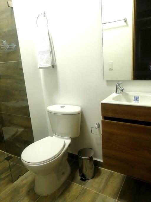 Apartment En Cerca Al Poblado